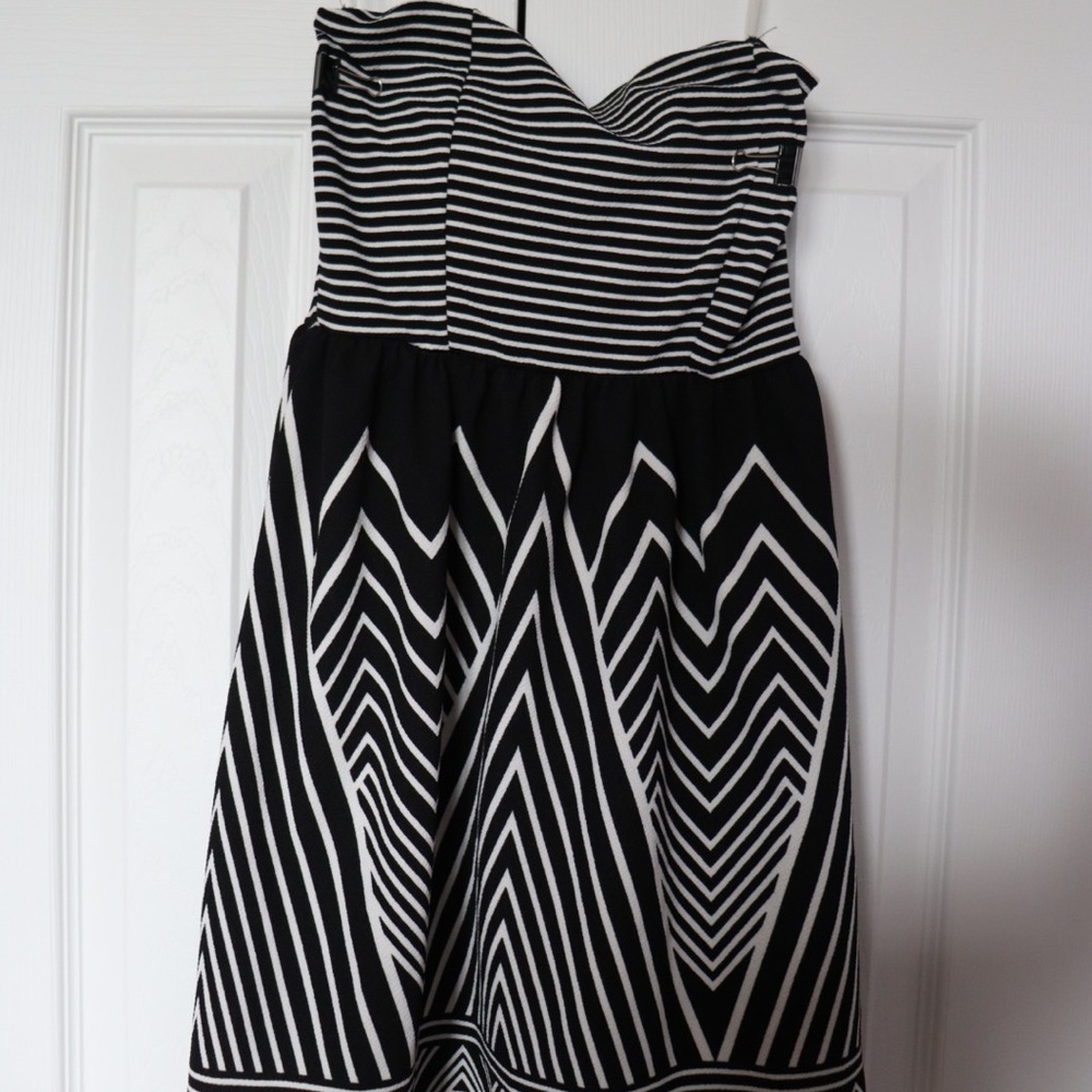 Strapless mini-dress